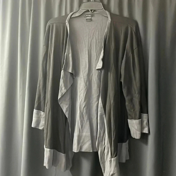 Natori Black & Gray Sweater S - Picture 1 of 4